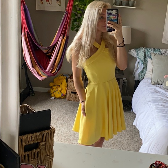 Lulus Dresses & Skirts - 🌞yellow NWT lulus’s dress